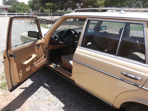 1985 Mercedes Wagon, image 2