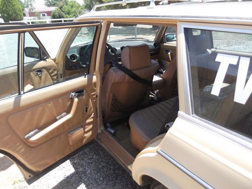 1985 Mercedes Wagon, image 3