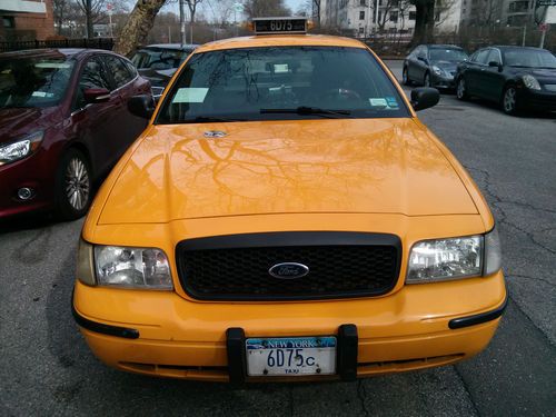 2010 ford crown victoria