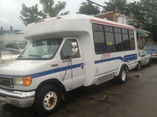 2003 ford e-450 super duty custom cutaway van 2-door 7.3l