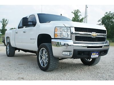 Duramaxx diesel 6.6 liter 2wd crewcab lifted chrome wheels chevy 2500 hd