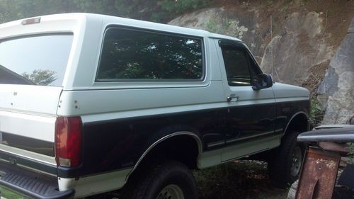 1993 Ford Bronco XLT Lariat Sport Utility 2-Door 5.0L, US $3,000.00, image 2