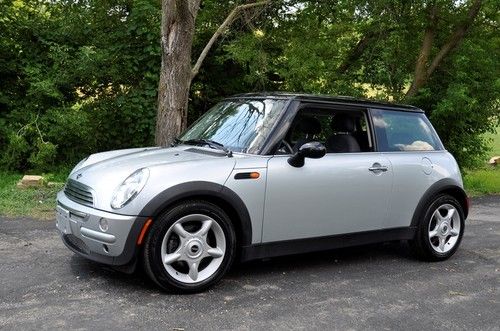 2004 mini cooper - super clean!