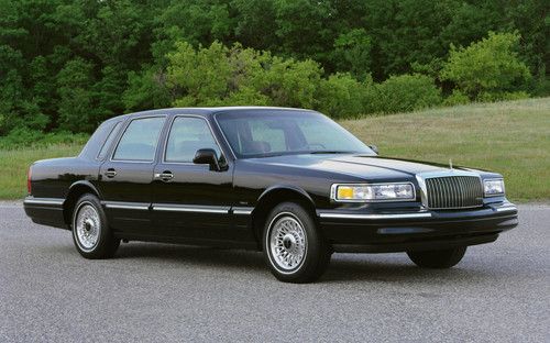 1995 black lincoln town car executive series