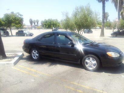 2001 ford taurus se 2-valve sedan 4-door 3.0l a great running car bargain !!!