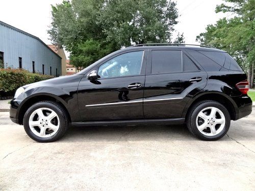 Ml350 4matic awd m-class-sunroof-black on black-nav ready-very clean texas suv