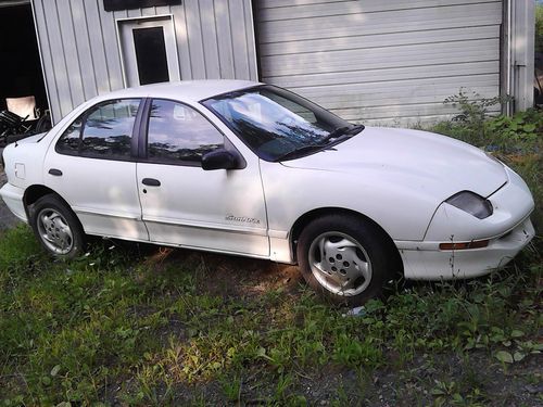 1998 pontiac sunfire se sedan 4-door 2.2l