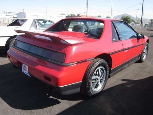 1986 pontiac fiero 2m6 55k miles "all original" no rust  cold  a/c  automatic