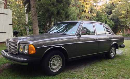 1985 mercedes benz 300d sedan (300 td turbo diesel) 300 series