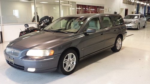 2006 volvo v70, 2.5l turbo - nicest station wagon!! very fast &amp; extra clean !!