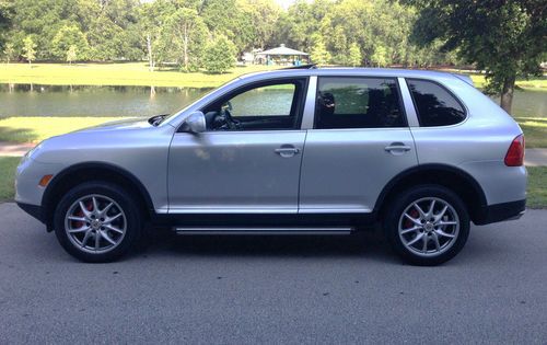 2004 porsche cayenne turbo sport utility 4-door 4.5l excellent condition !