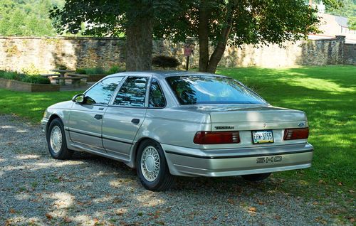 1990 ford taurus sho