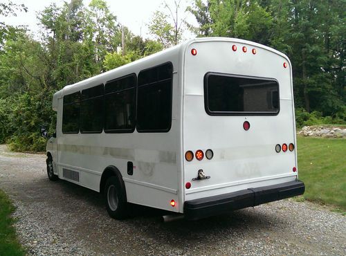 2006 Ford E-450 Super Duty Base Cutaway Van 2-Door 6.0L, US $9,800.00, image 2