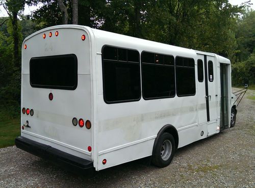 2006 Ford E-450 Super Duty Base Cutaway Van 2-Door 6.0L, US $9,800.00, image 3