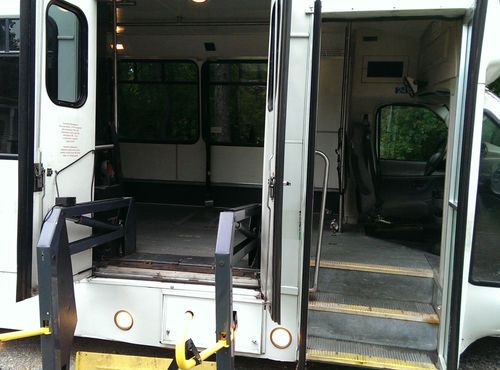 2006 Ford E-450 Super Duty Base Cutaway Van 2-Door 6.0L, US $9,800.00, image 10