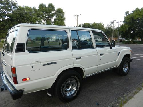 Beautiful 1986 land cruiser