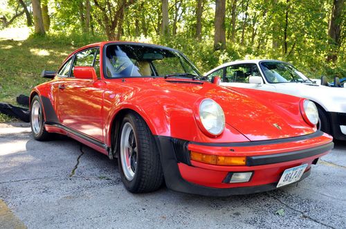 1986 porsche 911 turbo carrera coupe 2-door 3.3l  930  red