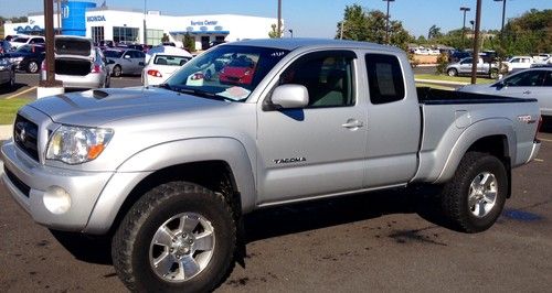 2005 toyota tacoma  extended cab pickup 3-door 4.0l
