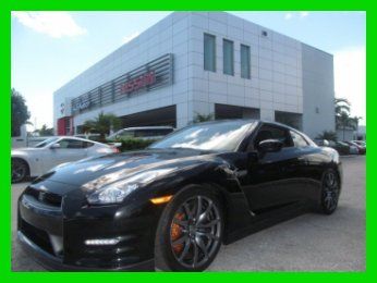 13 jet black turbo 3.8l v6 awd gtr *navigation *rear view camera *brembo brakes