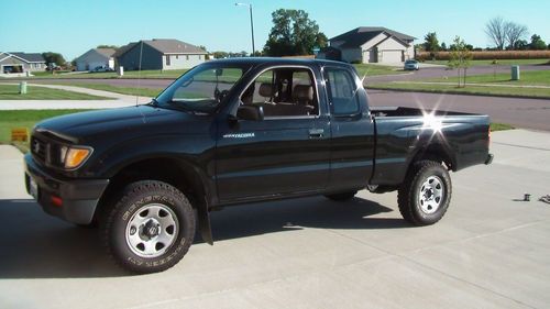 1995 toyota tacoma excab dlx   2.7l   4x4   2nd owner   original 18,007 miles