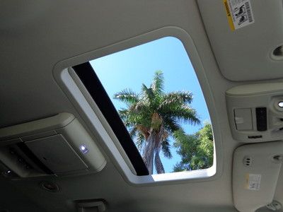 Florida 09 Routan SEL Navi DVD Ent. Clean Carfax Wint Pkg Pk Assist No Reserve !, image 6
