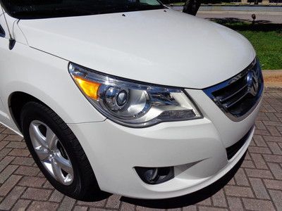 Florida 09 Routan SEL Navi DVD Ent. Clean Carfax Wint Pkg Pk Assist No Reserve !, image 41