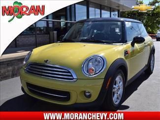 2011 mini cooper low miles 6 speed, dual sunroof,hatchback