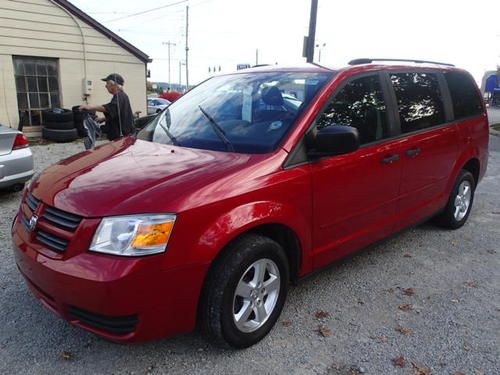 2008 dodge caravan, non salvage, clear title, damaged, runs and drives