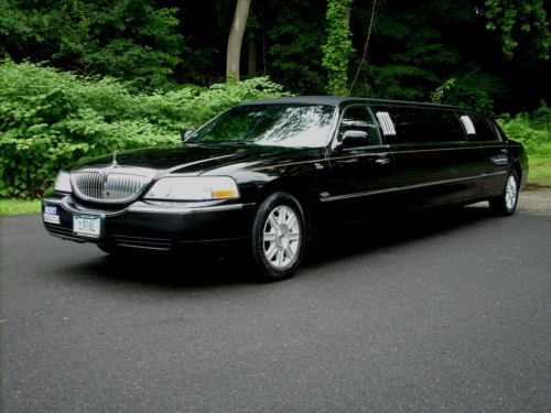 Lincoln town car 9 passenger stretch limousine 2008