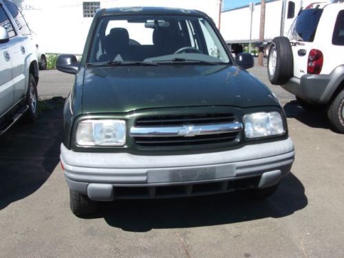 2000 chevrolet tracker sport utility 4-door 2.0l