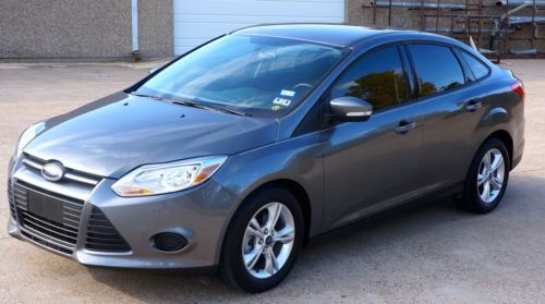 2013 ford focus se sedan 12k miles clean title one owner texas car no reserve!!