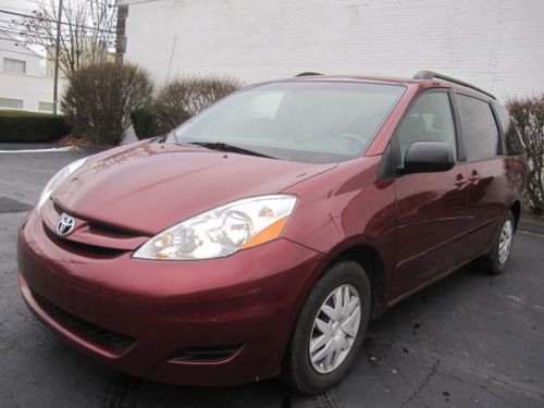 2010 toyota sienna 5door le , automatic passengers mini van,looks and runs great