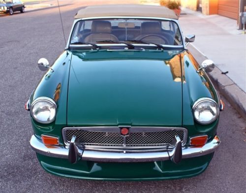 1974 MG MGB Convertible, image 2