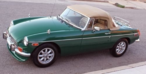 1974 MG MGB Convertible, image 3