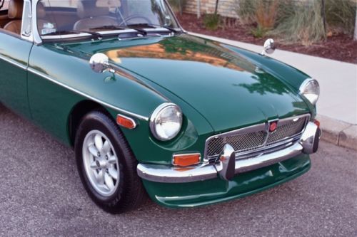 1974 MG MGB Convertible, image 4