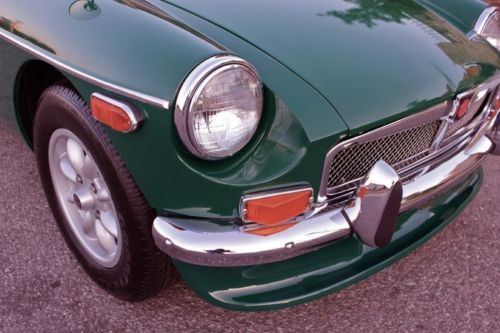 1974 MG MGB Convertible, image 7
