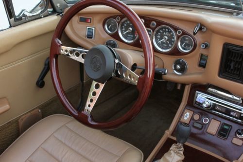 1974 MG MGB Convertible, image 12