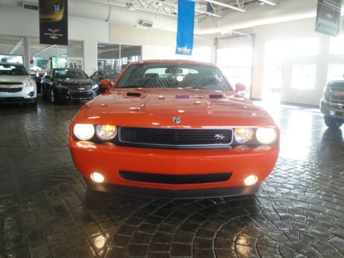 ONE OWNER ACCIDENT FREE 2010 CHALLENGER R/T LEATHER MOONROOF 6-SPD LOW MILES!, US $25,980.00, image 3