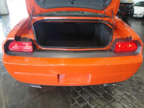 ONE OWNER ACCIDENT FREE 2010 CHALLENGER R/T LEATHER MOONROOF 6-SPD LOW MILES!, US $25,980.00, image 12