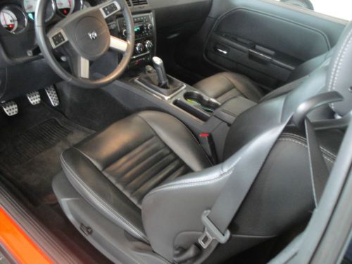 ONE OWNER ACCIDENT FREE 2010 CHALLENGER R/T LEATHER MOONROOF 6-SPD LOW MILES!, US $25,980.00, image 13