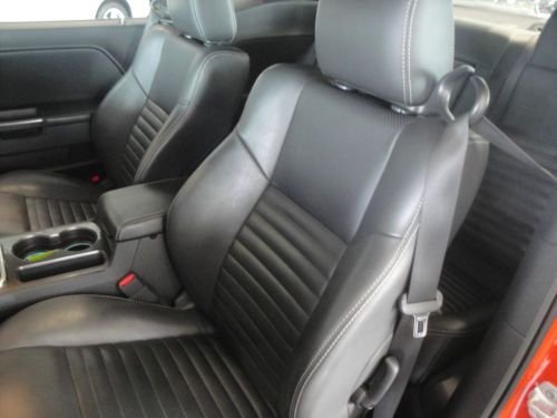 ONE OWNER ACCIDENT FREE 2010 CHALLENGER R/T LEATHER MOONROOF 6-SPD LOW MILES!, US $25,980.00, image 15