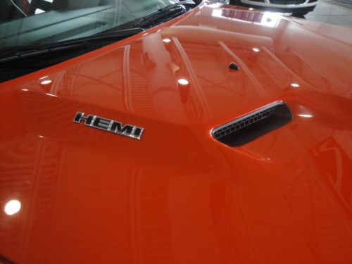 ONE OWNER ACCIDENT FREE 2010 CHALLENGER R/T LEATHER MOONROOF 6-SPD LOW MILES!, US $25,980.00, image 17