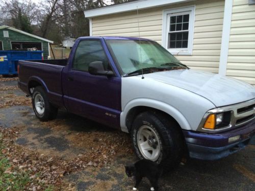 1995 chevrolet s10 base standard cab pickup 2-door 2.2l