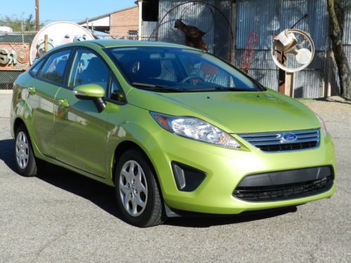 2013 ford fiesta se 8500miles factory bumper to bumper warranty green 13