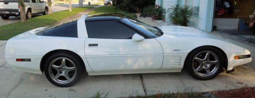 1991 white chevrolet corvette zr-1 hatchback 2-door 5.7l convertible 52k