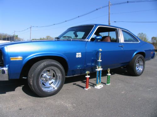 1976 chevrolet nova  /  restored show car / coupe 2-door 5.7l