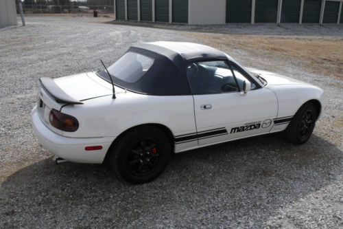 1995 mazda miata base convertible 2-door 1.8l