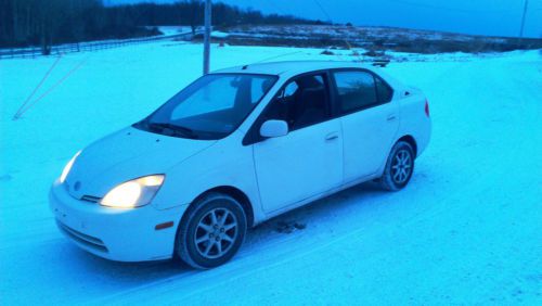 2001 toyota prius base sedan 4-door 1.5l no reserve 43 mpg