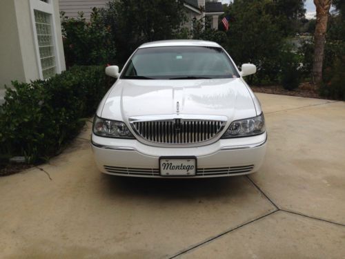 2009 lincoln town car signature l-$16989-white