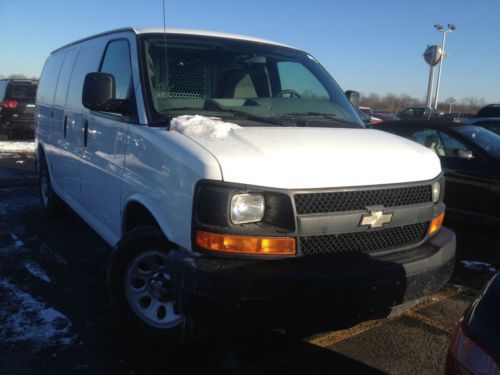 2010 chevrolet express 1500 base standard cargo van 4-door 4.3l